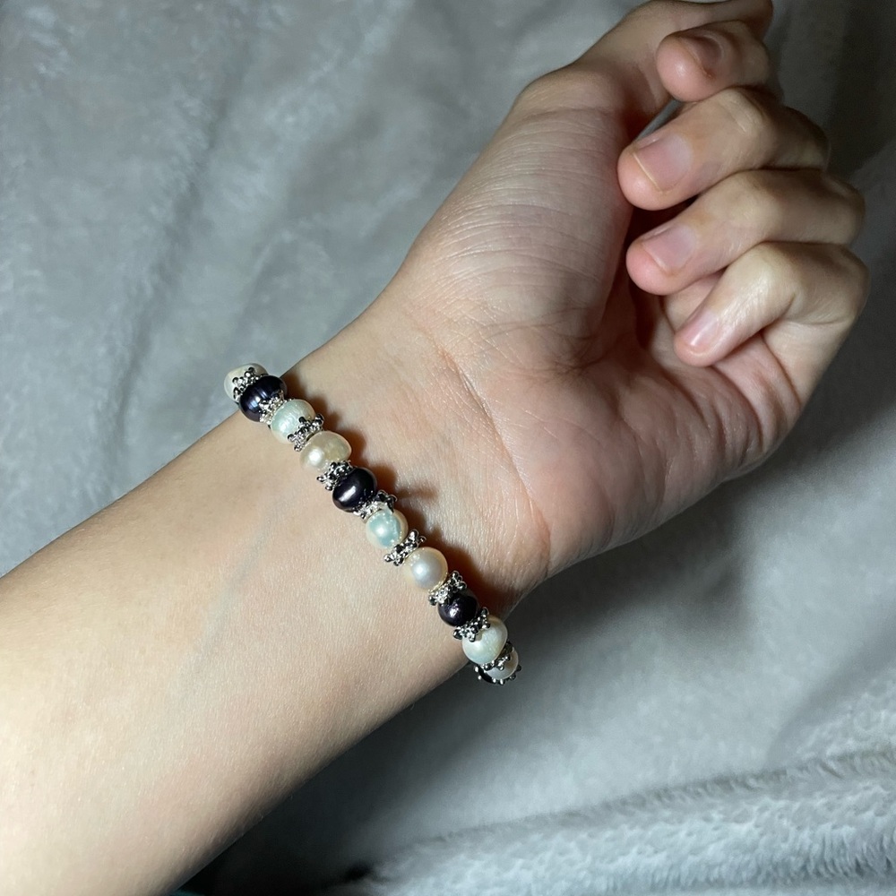 Elegant Pearl Stretch Bracelet